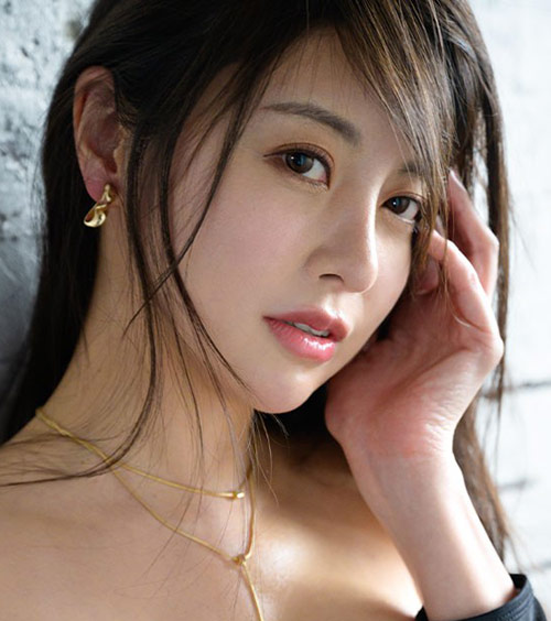 潤露露(潤うるる)个人资料照片